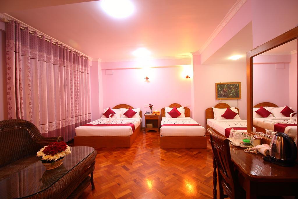 Hotel United Mandalay Exteriör bild