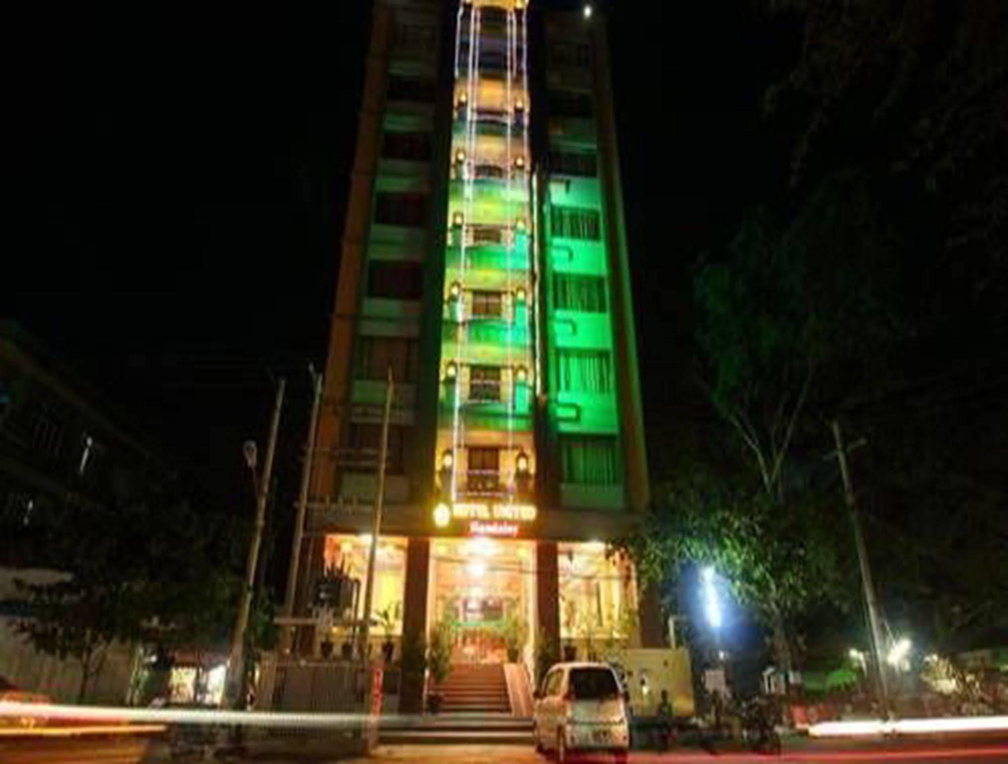 Hotel United Mandalay Exteriör bild