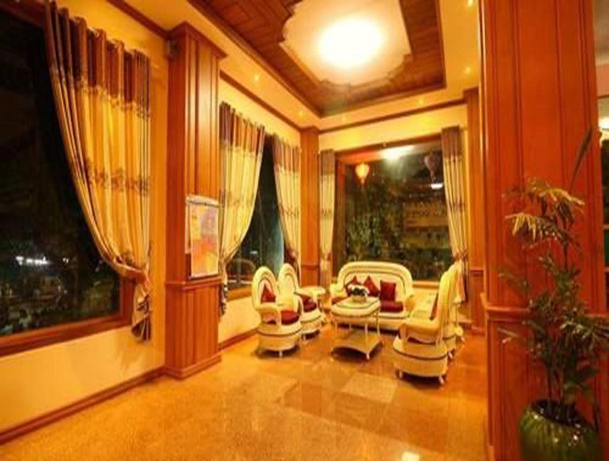 Hotel United Mandalay Exteriör bild