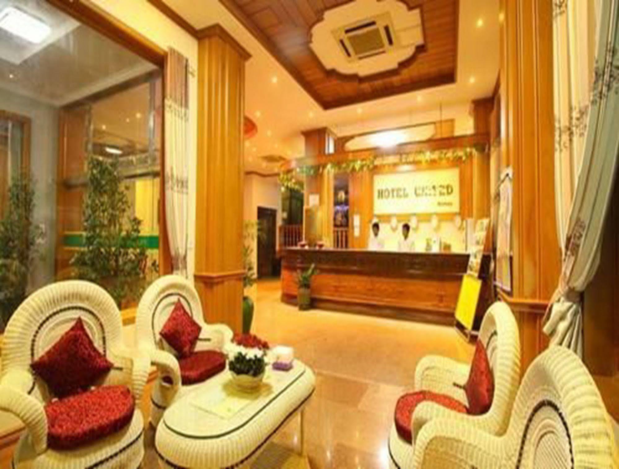 Hotel United Mandalay Exteriör bild