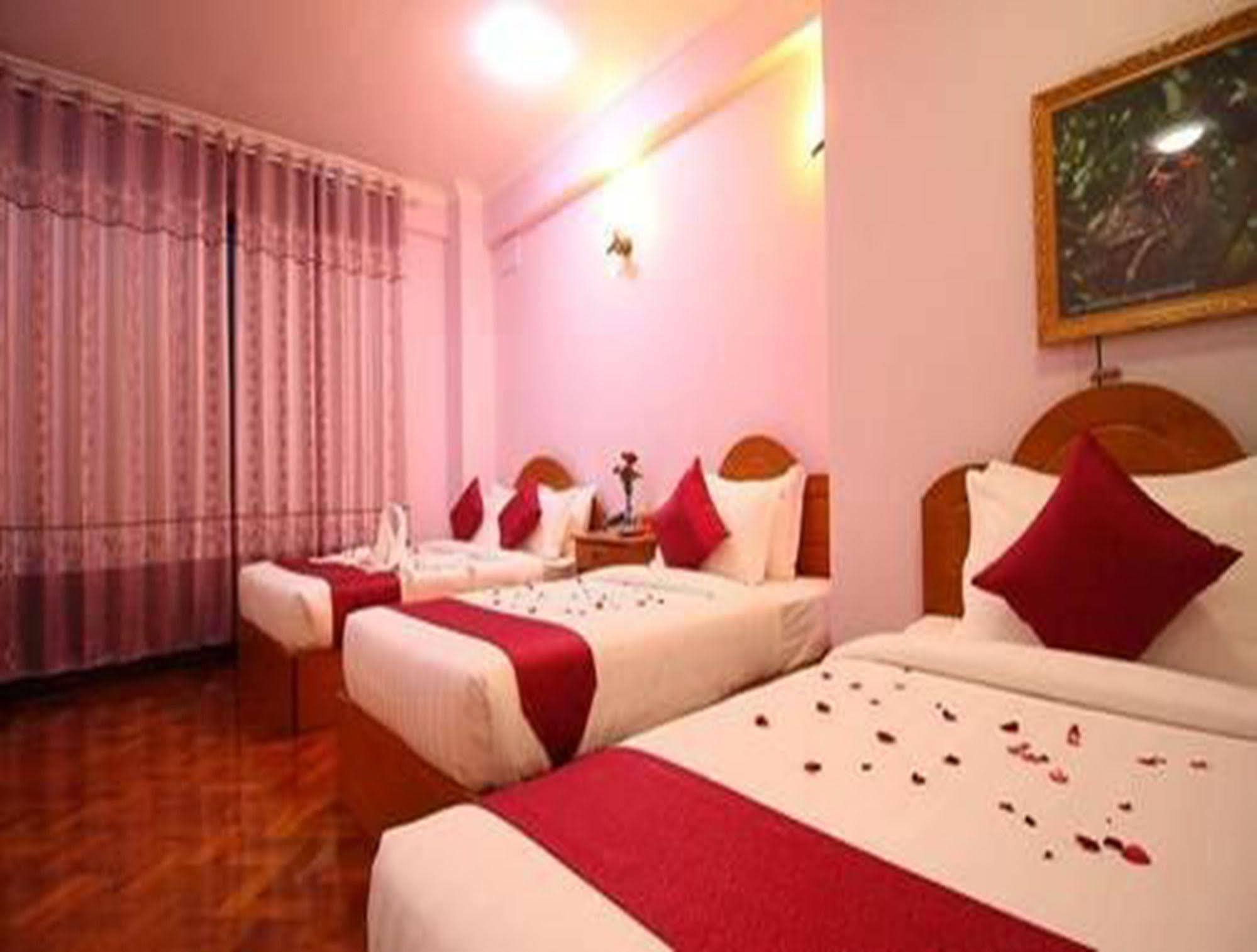 Hotel United Mandalay Exteriör bild