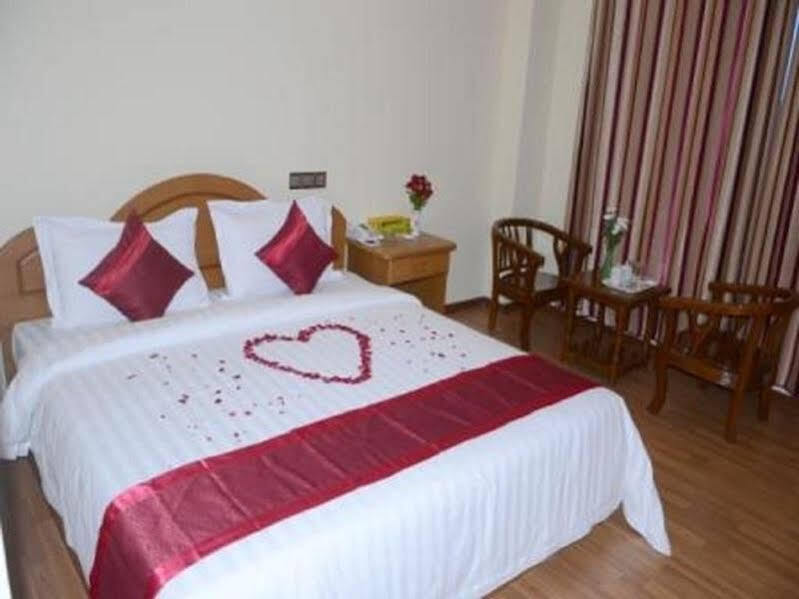 Hotel United Mandalay Exteriör bild